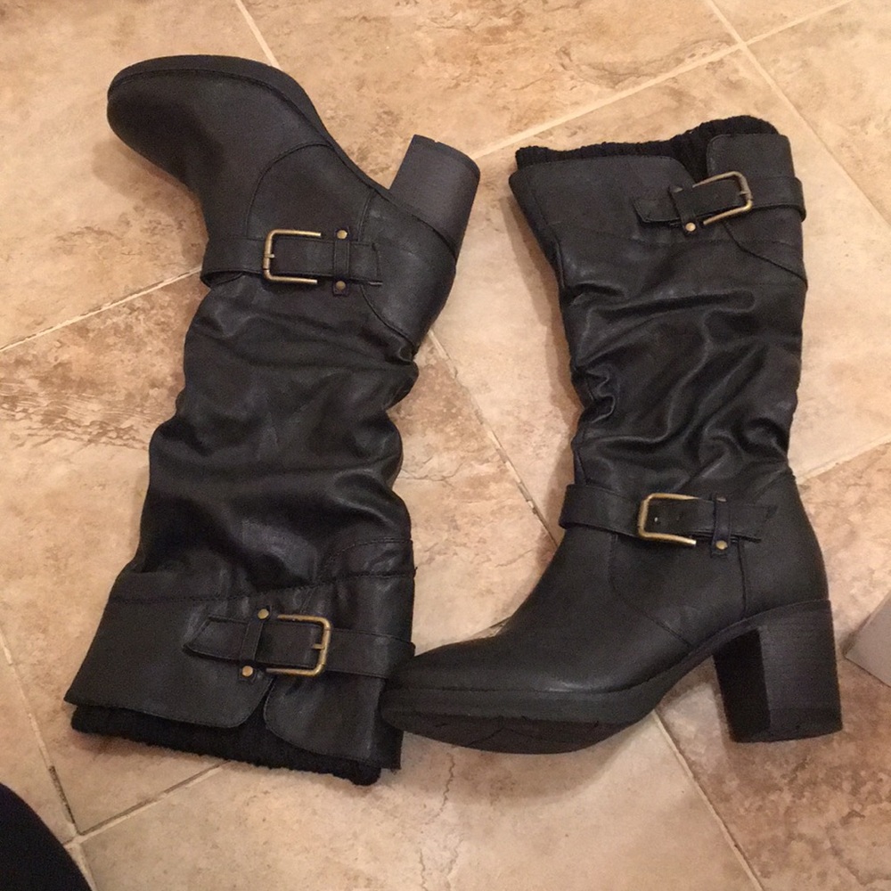 Boots with heel